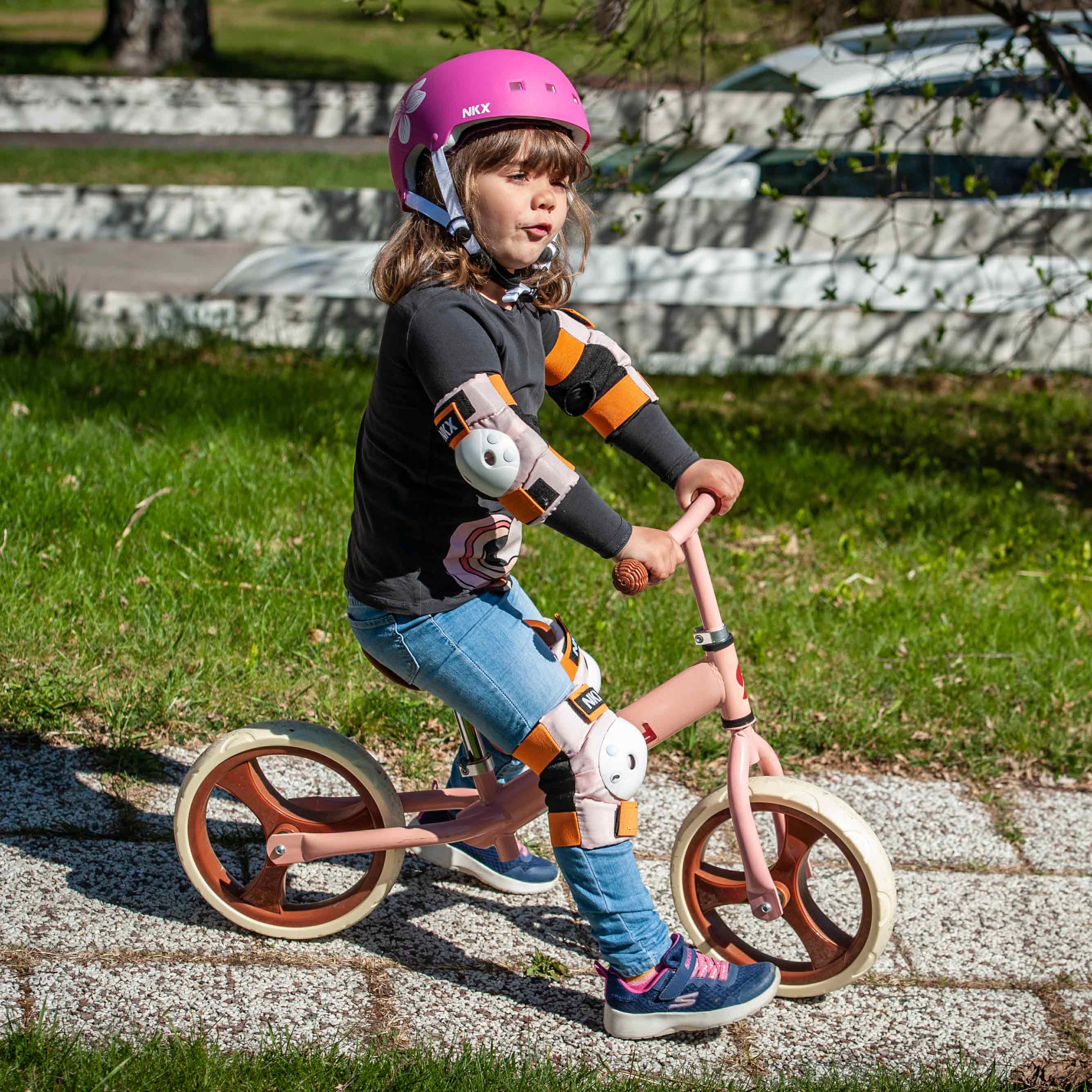 NKX Brain Saver-certifierad skateboardhjälm