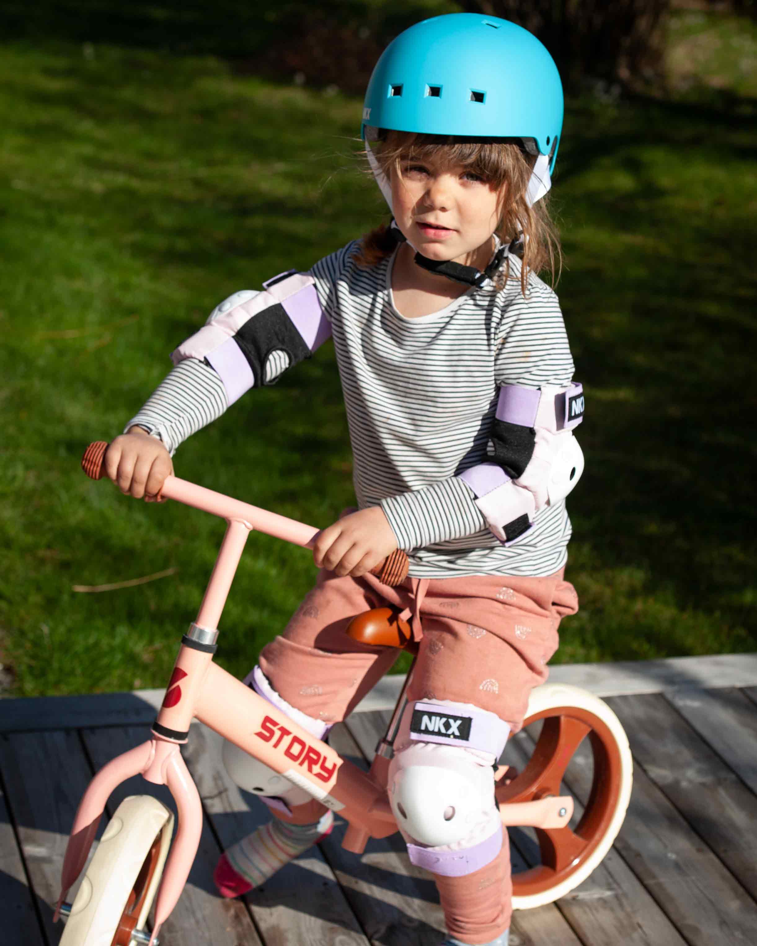 NKX Brain Saver-certifierad skateboardhjälm