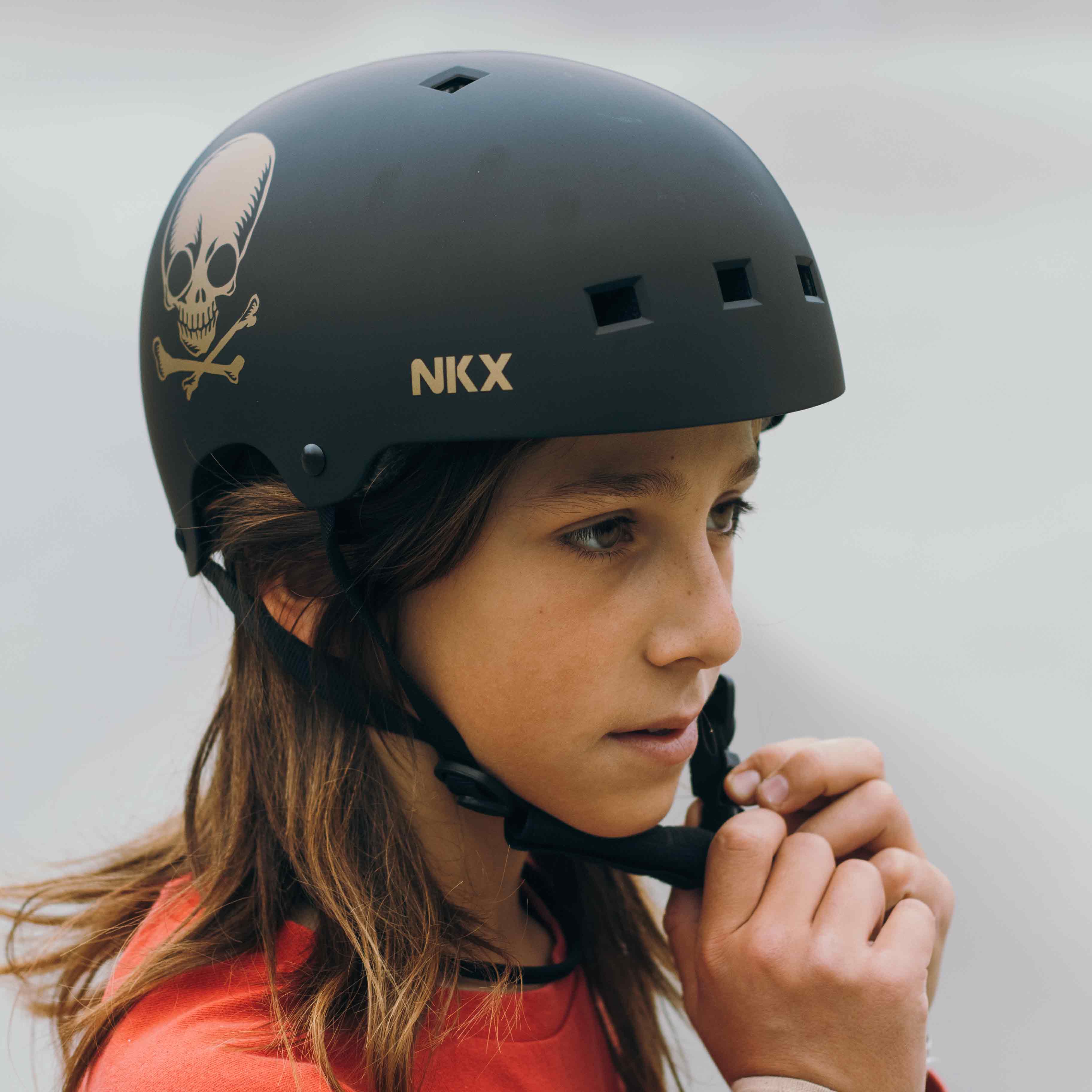 NKX Brain Saver-certifierad skateboardhjälm