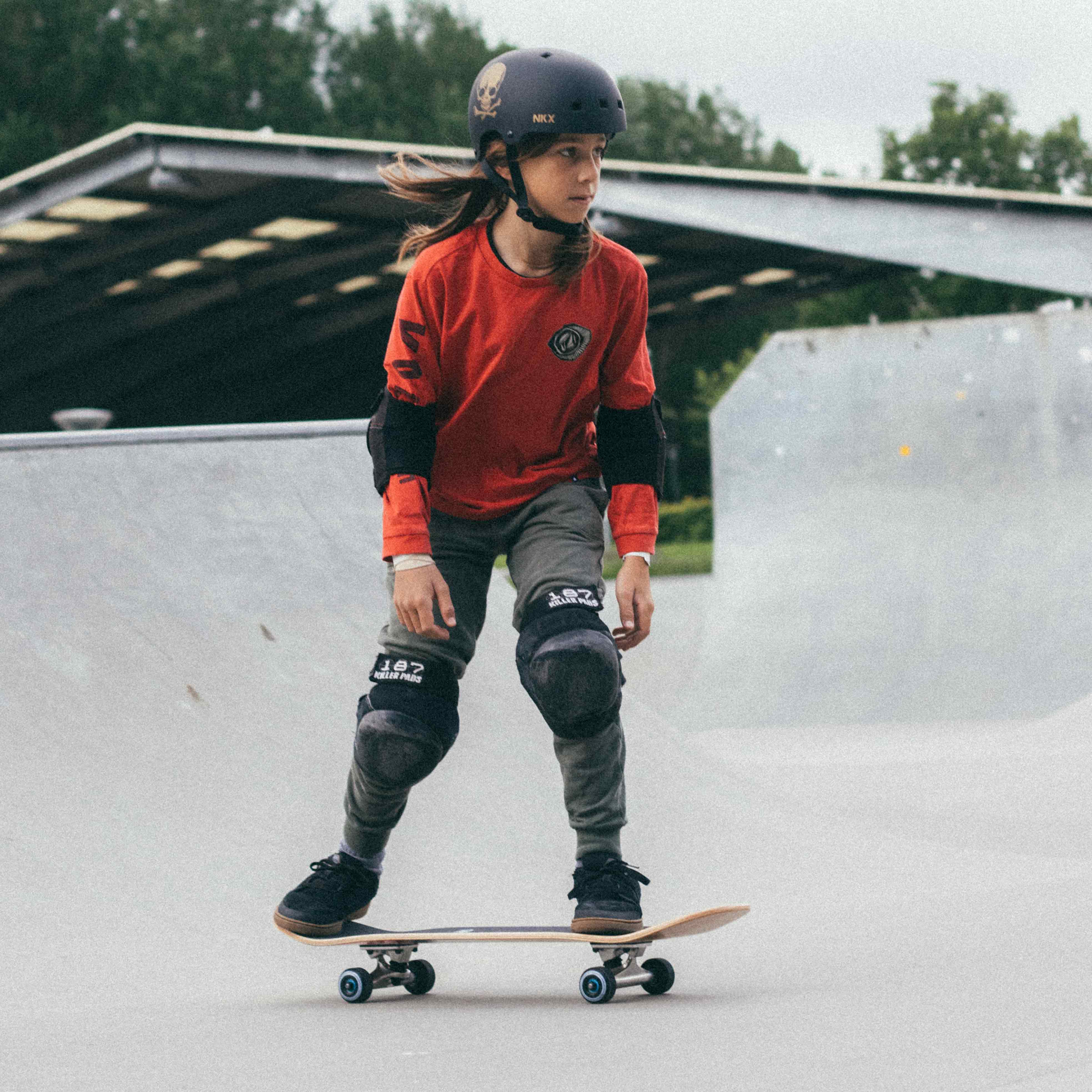 NKX Brain Saver-certifierad skateboardhjälm
