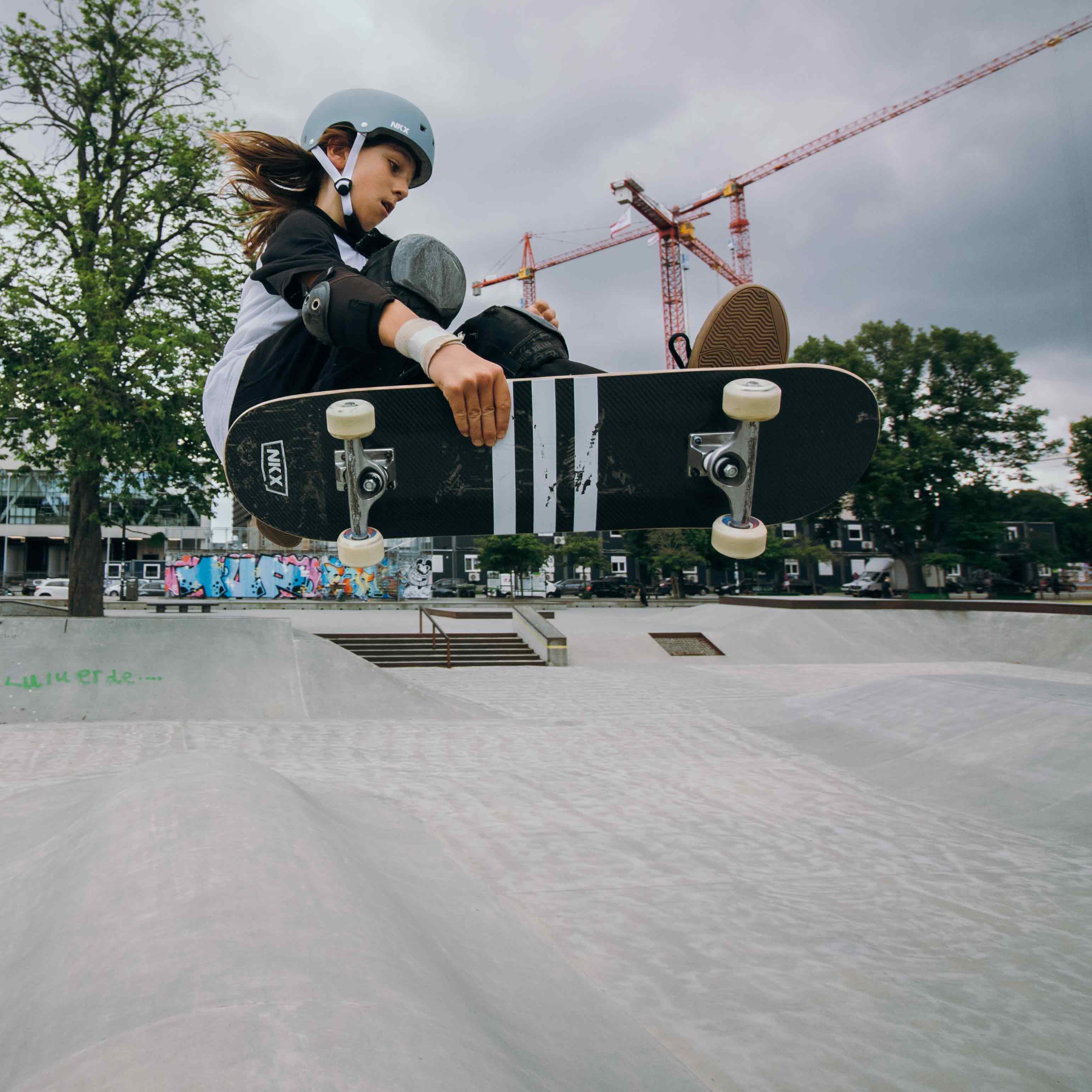 NKX Brain Saver-certifierad skateboardhjälm