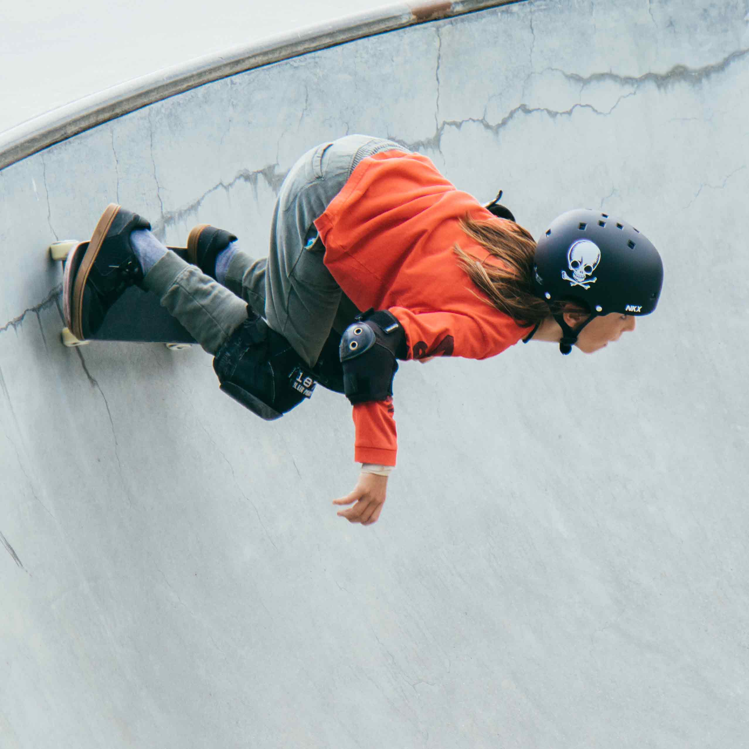 NKX Brain Saver-certifierad skateboardhjälm