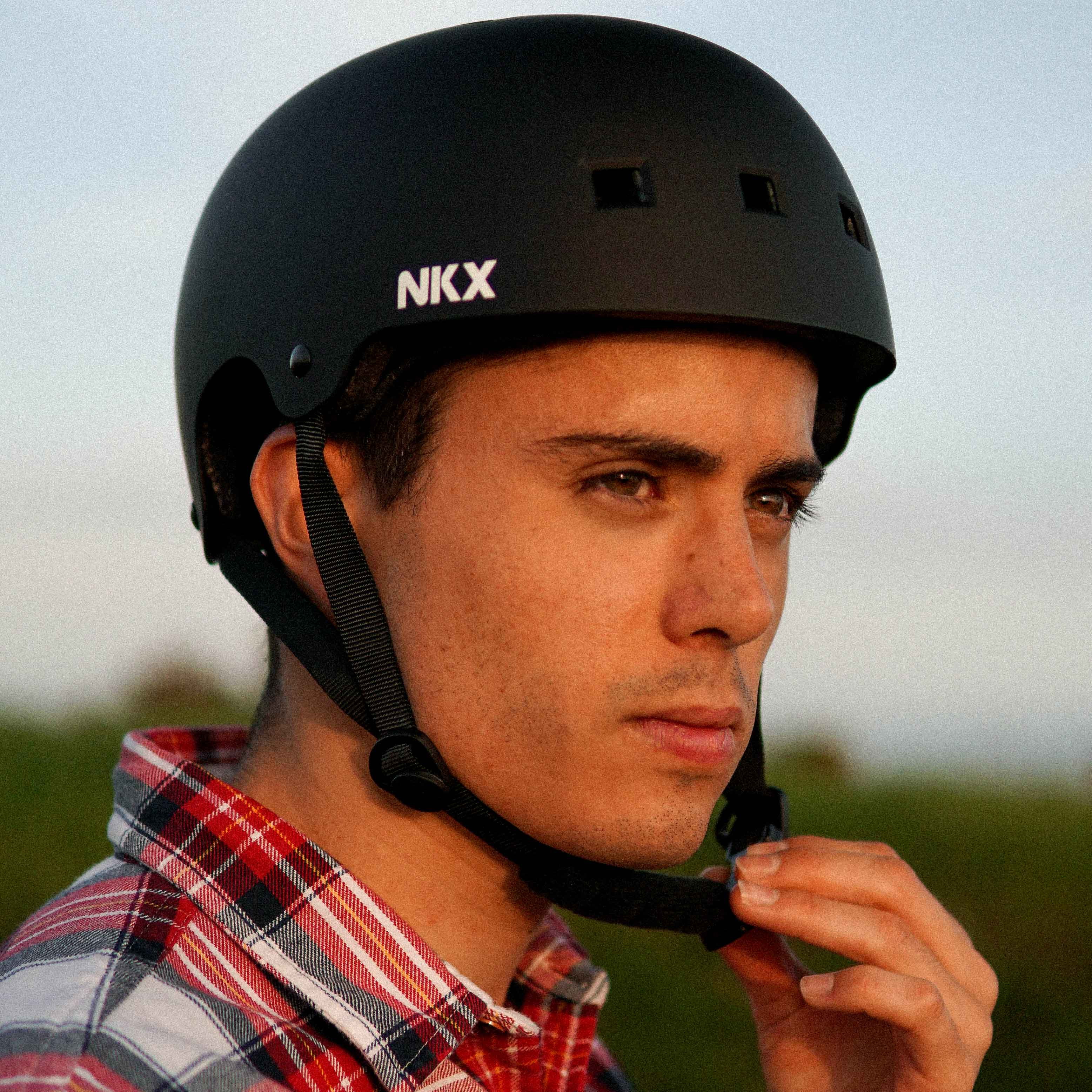 NKX Brain Saver-certifierad skateboardhjälm
