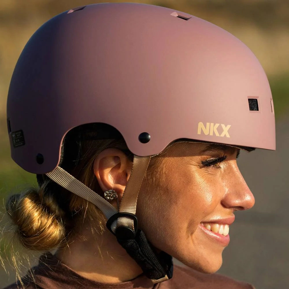 NKX Brain Saver-certifierad skateboardhjälm