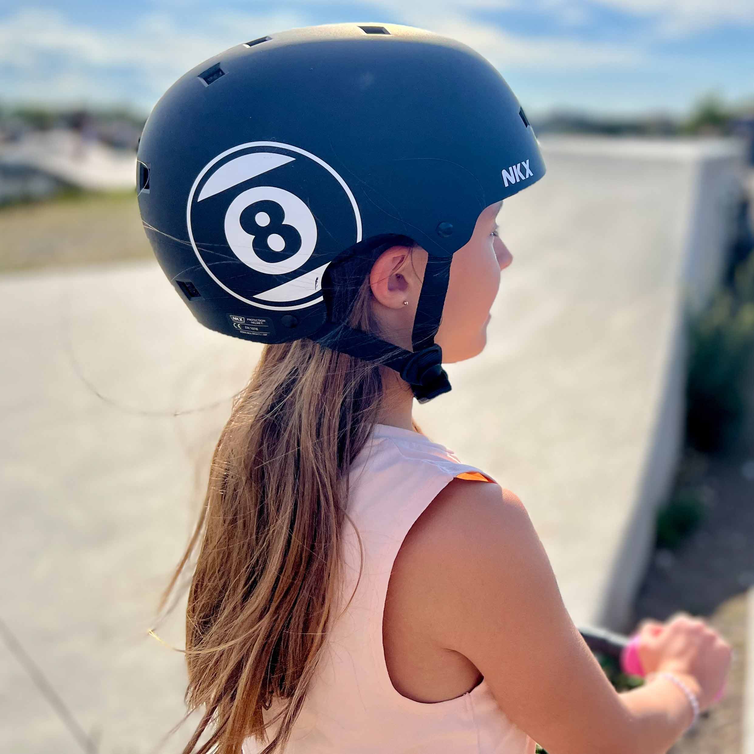 NKX Brain Saver-certifierad skateboardhjälm