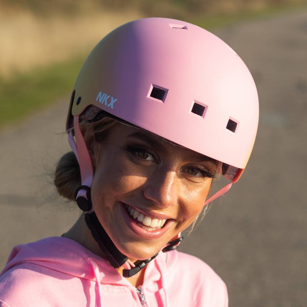 NKX Brain Saver-certifierad skateboardhjälm