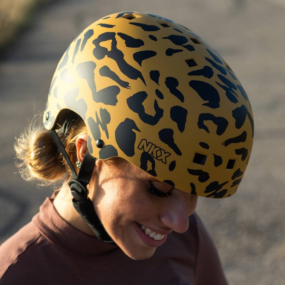 NKX Brain Saver-certifierad skateboardhjälm
