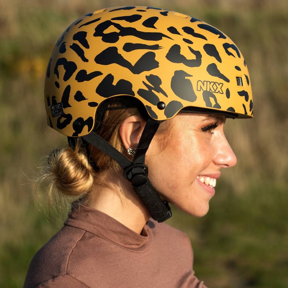 NKX Brain Saver-certifierad skateboardhjälm