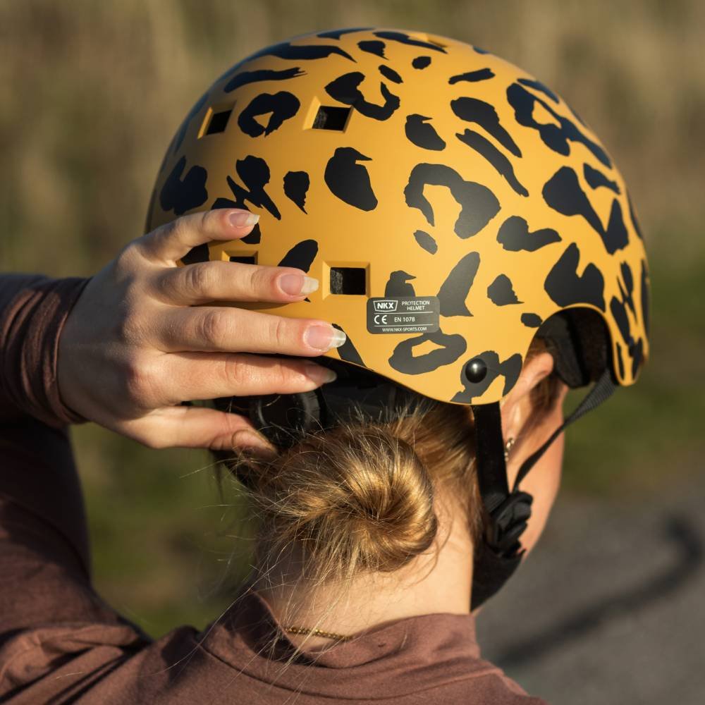 NKX Brain Saver-certifierad skateboardhjälm